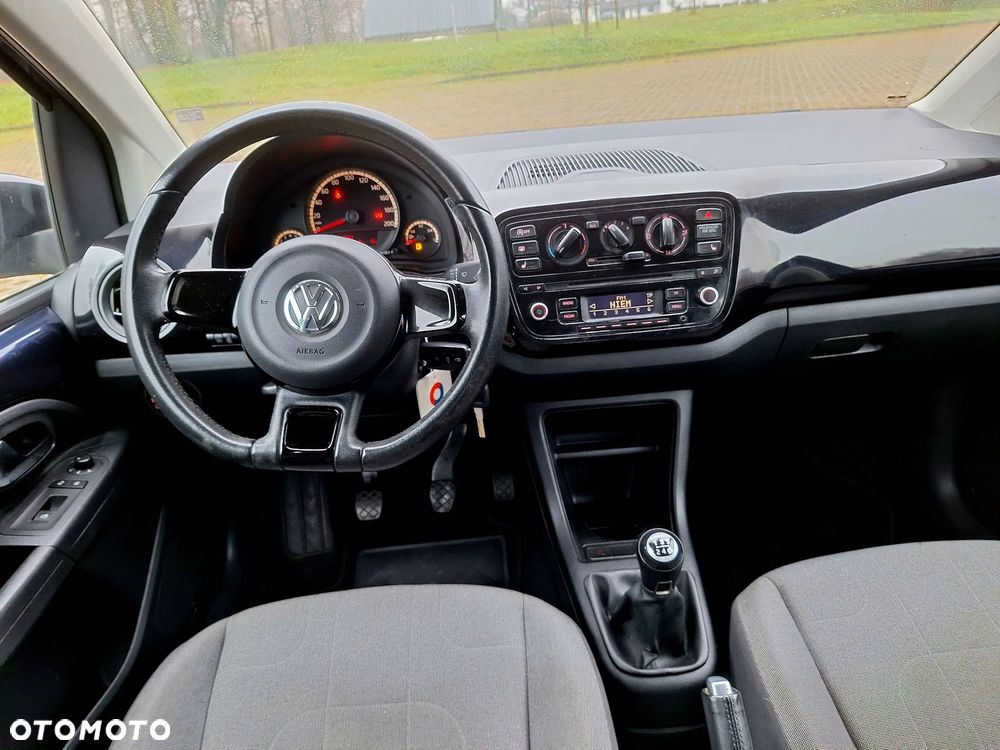 Volkswagen up! United - 26