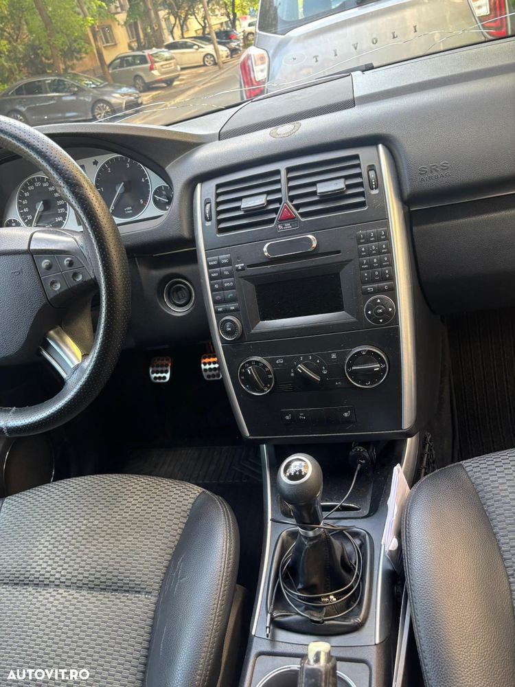Mercedes-Benz B 180 - 11