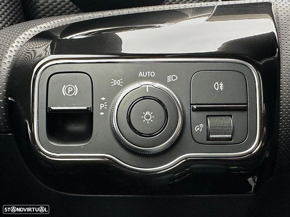 Mercedes-Benz A 180 d Progressive Aut. - 18