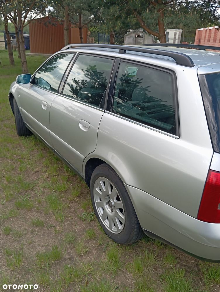 Audi A4 Avant - 10