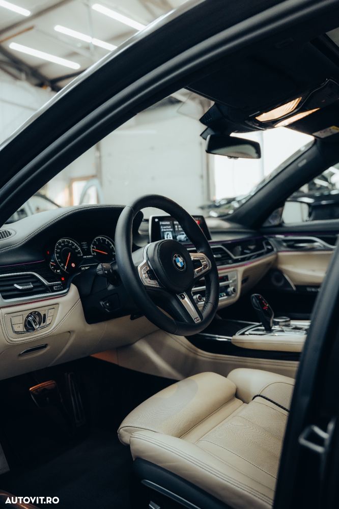 BMW M7 M760Li xDrive - 15