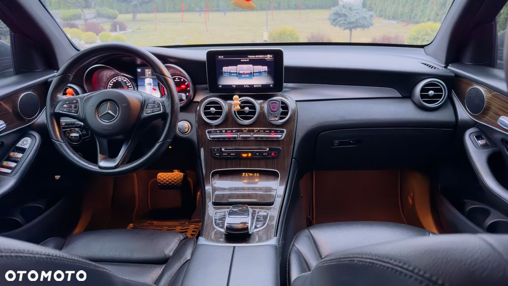 Mercedes-Benz GLC - 23