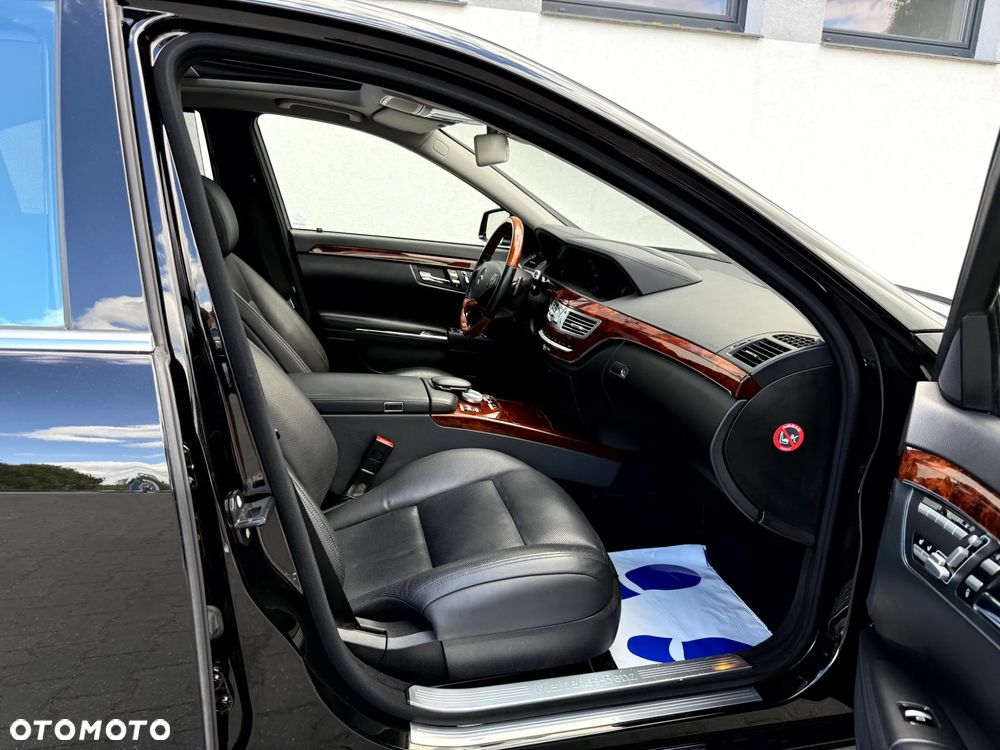 Mercedes-Benz Klasa S 500 4Matic 7G-TRONIC - 22