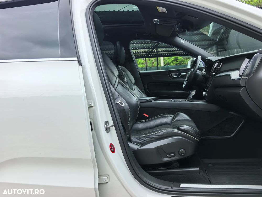 Volvo XC 60 D5 AWD R-Design - 12