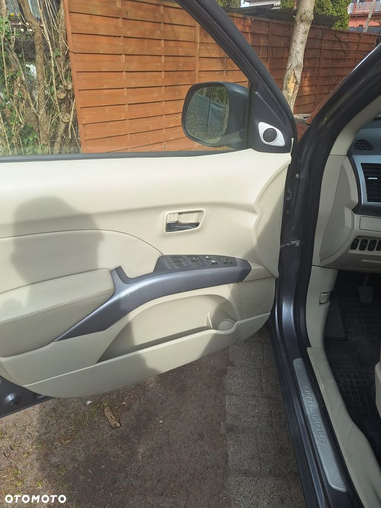 Mitsubishi Outlander 2.0 DID Invite SE - 8