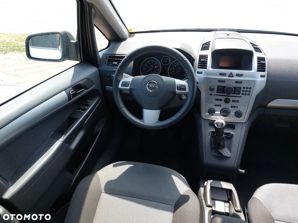 Opel Zafira - 22
