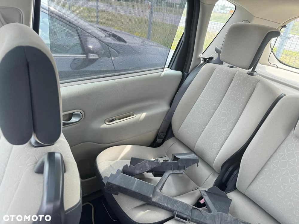 Renault Scenic 2008 poj. 1.5 DCi 106 KM - samochód cały na części - 4