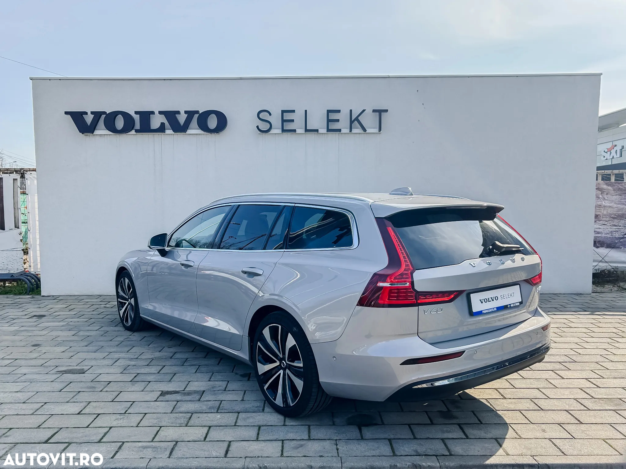 Volvo V60 B4 MHEV AT8 FWD Inscription - 2