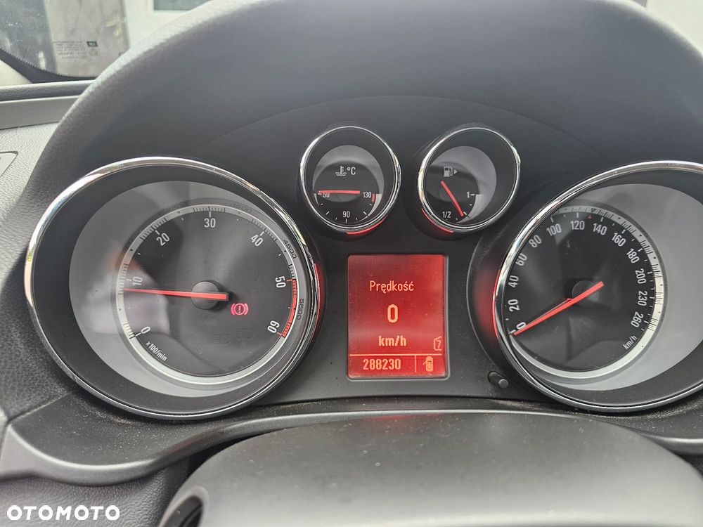 Opel Insignia 2.0 CDTI - 13