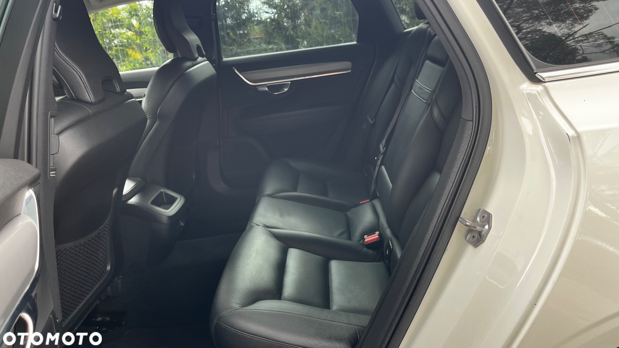 Volvo V90 D4 AWD Geartronic Momentum - 22