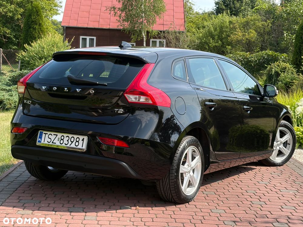 Volvo V40 T2 Momentum - 4