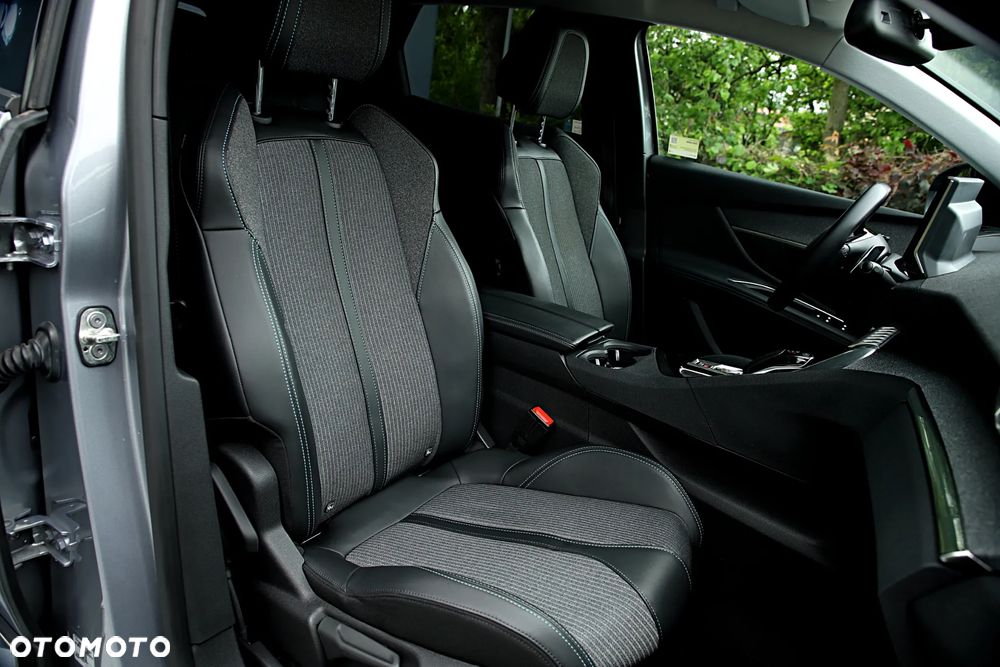 Peugeot 3008 1.2 PureTech Allure Pack S&S EAT8 - 31