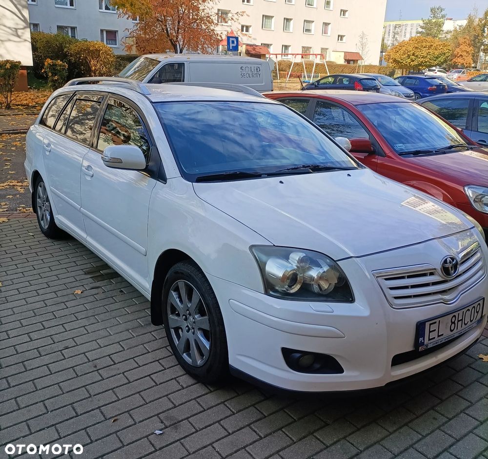 Toyota Avensis 1.8 VVT-i Sol - 2