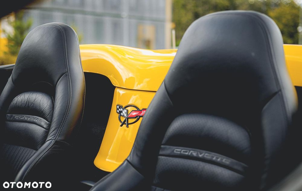 Chevrolet Corvette - 17
