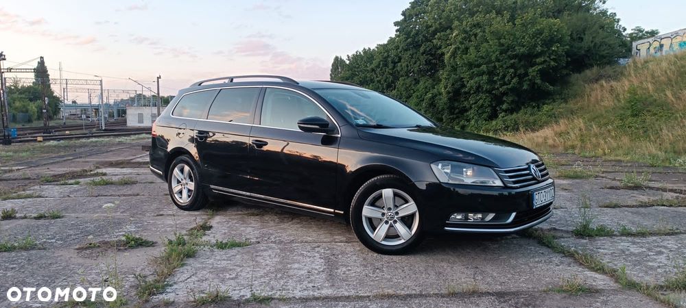 Volkswagen Passat - 1