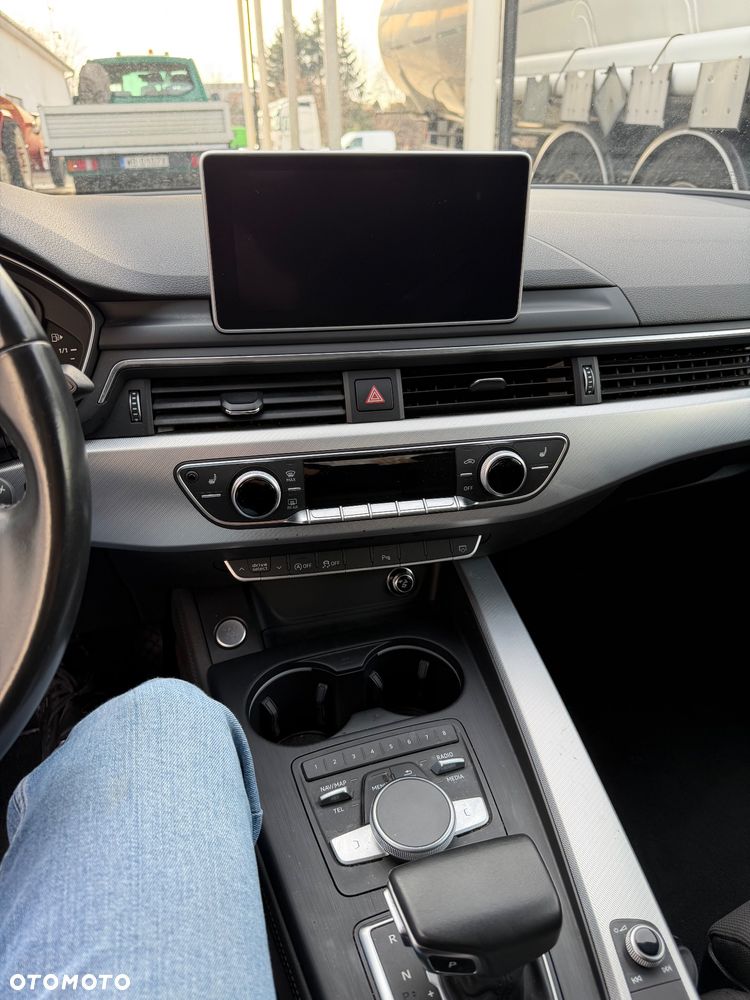 Audi A4 Limousine 40 TFSI Sport S tronic - 19