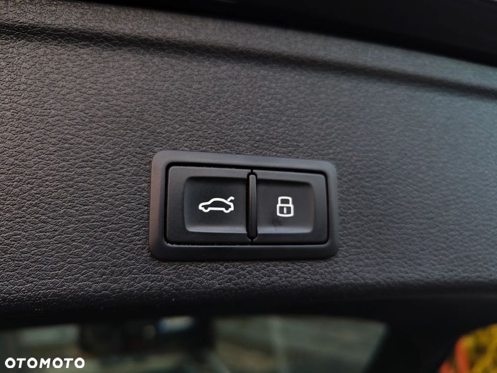 Audi A4 Avant 2.0 TDI S tronic - 13