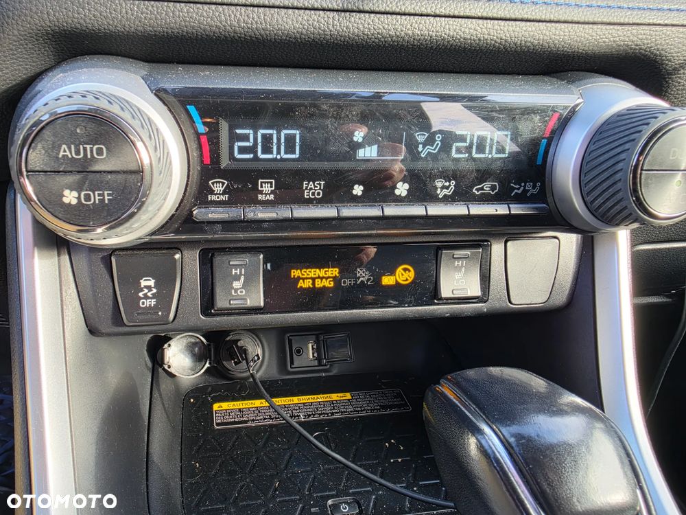 Toyota RAV4 Hybrid Selection 4x2 - 6