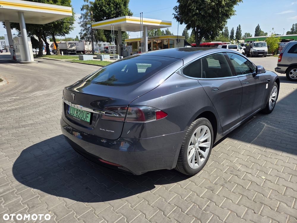 Tesla Model S - 7