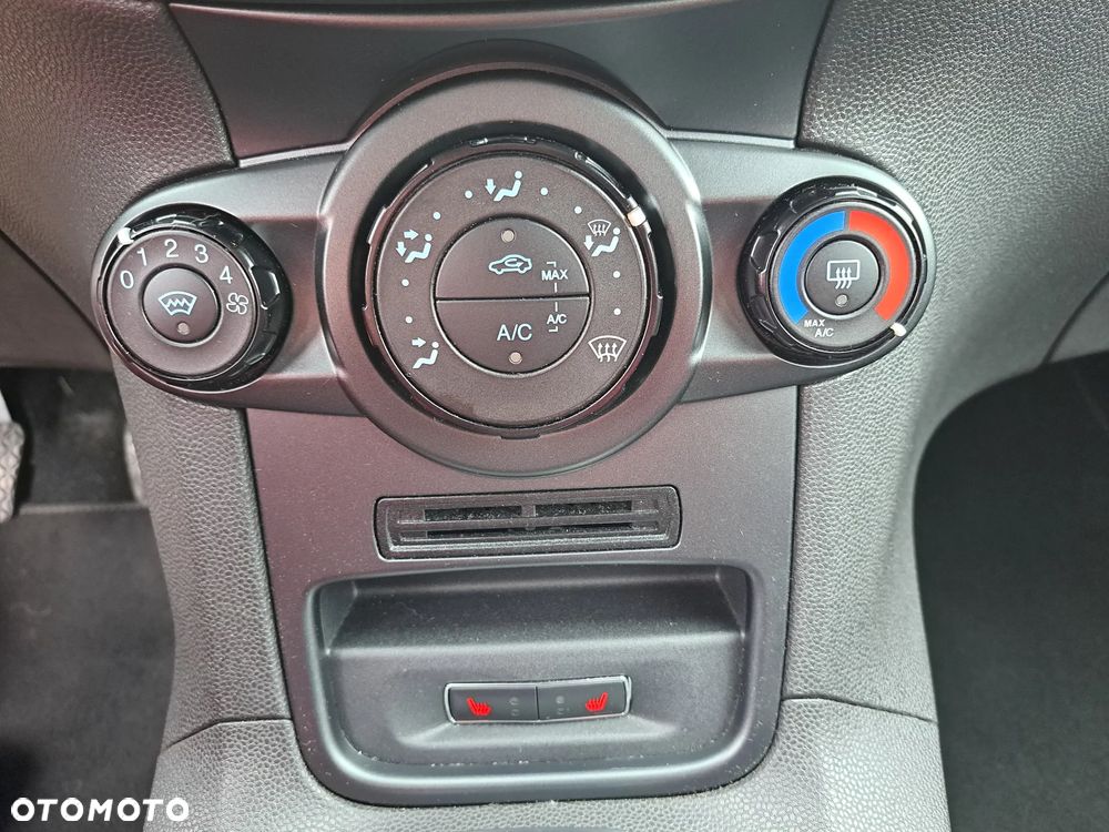 Ford Fiesta 1.25 Titanium EU5 - 19