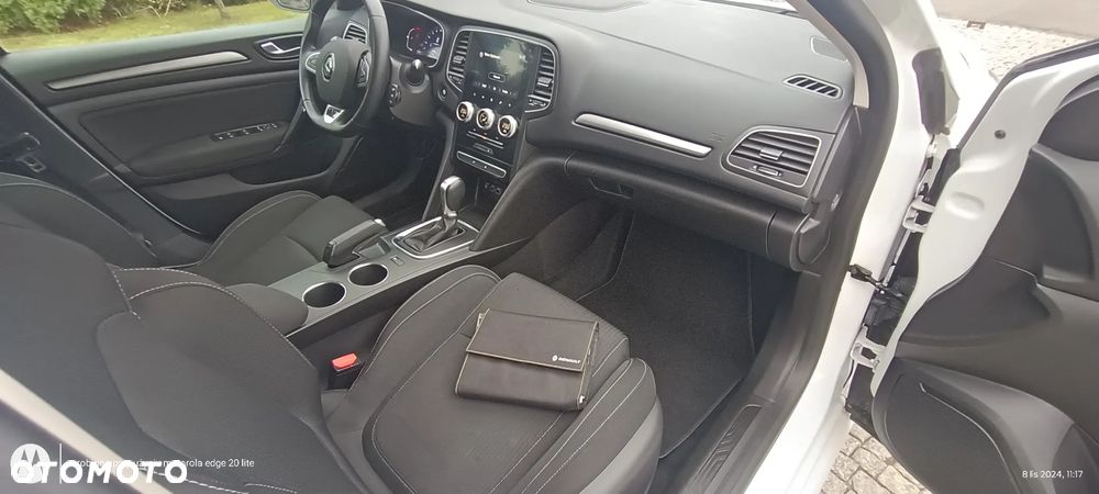 Renault Megane 1.5 Blue dCi Techno EDC - 11