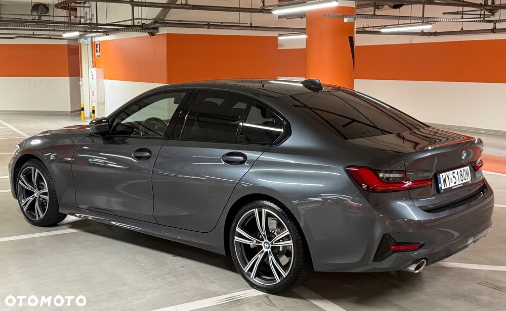 BMW Seria 3 330i Sport Line - 4