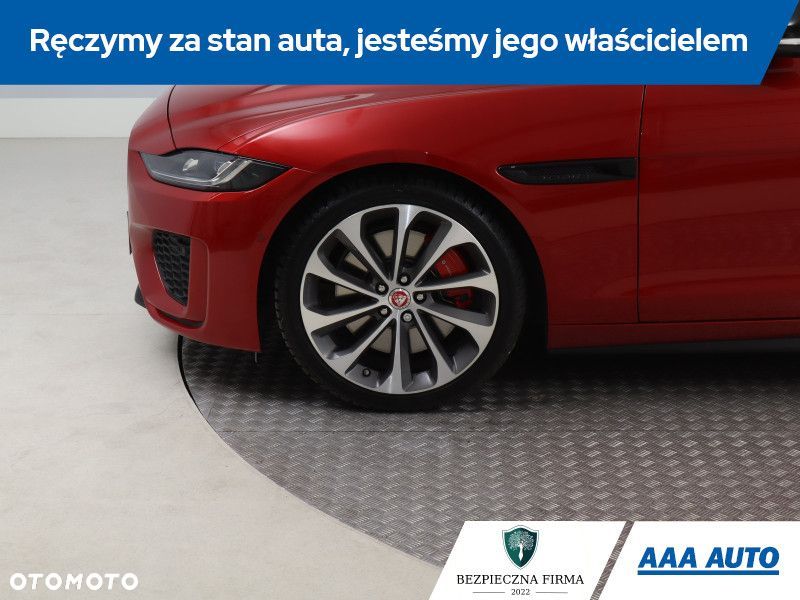 Jaguar XE - 17