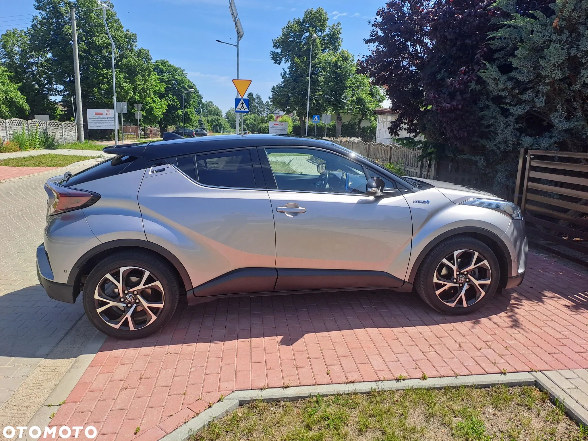 Toyota C-HR 1.8 Hybrid Dynamic - 1