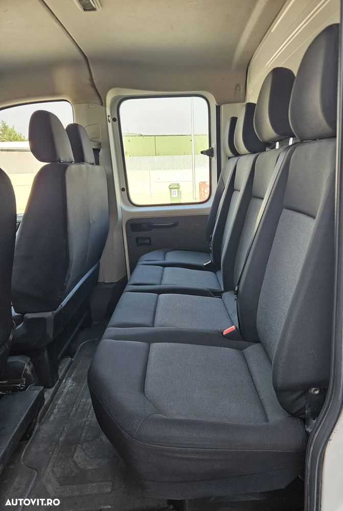 Volkswagen Crafter - 2