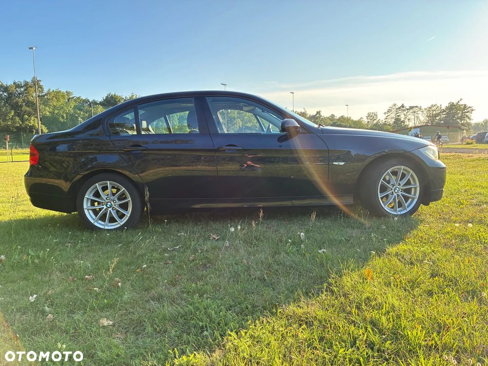BMW Seria 3 320i - 9