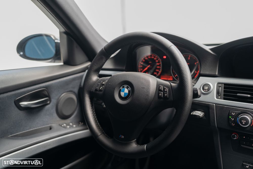BMW 318 d - 13