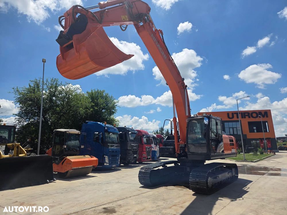 Hitachi ZX250LCN-6, 2019, 5.737h, CUPLA RAPIDA, cupa 1,55mc, inst picon, inst rotire, camera spate si laterale, latime 2,99m, ad sapare 7m, 3 pompe hidr HITACHI, consum 11,8l/h, lant 80% ok, ridica 16t, posibil leasing 3 ani-PROMOTIE 89.900 EUR+Tva - 9