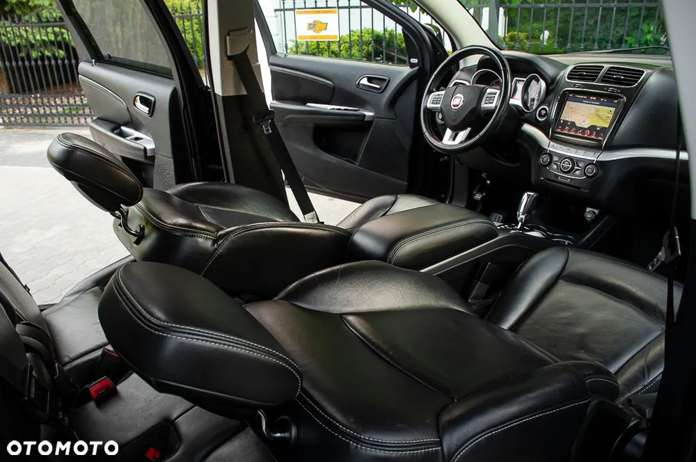 Fiat Freemont 2.0 Multijet 16V DPF Automatik Allrad Black Code - 22