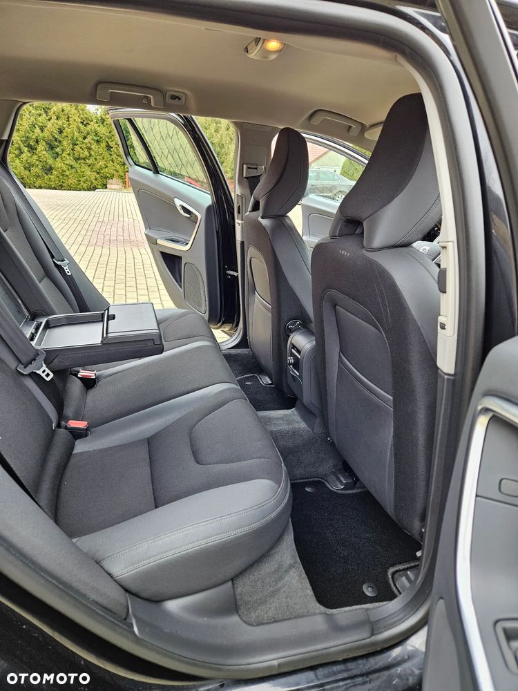 Volvo V60 D2 Kinetic - 28