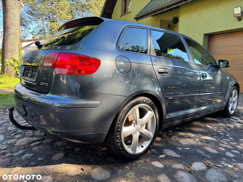 Audi A3 Sportback 1.9 TDI S line Sportpaket plus - 2