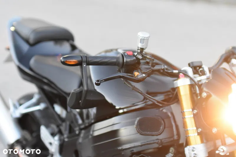 Suzuki GSX-R - 34