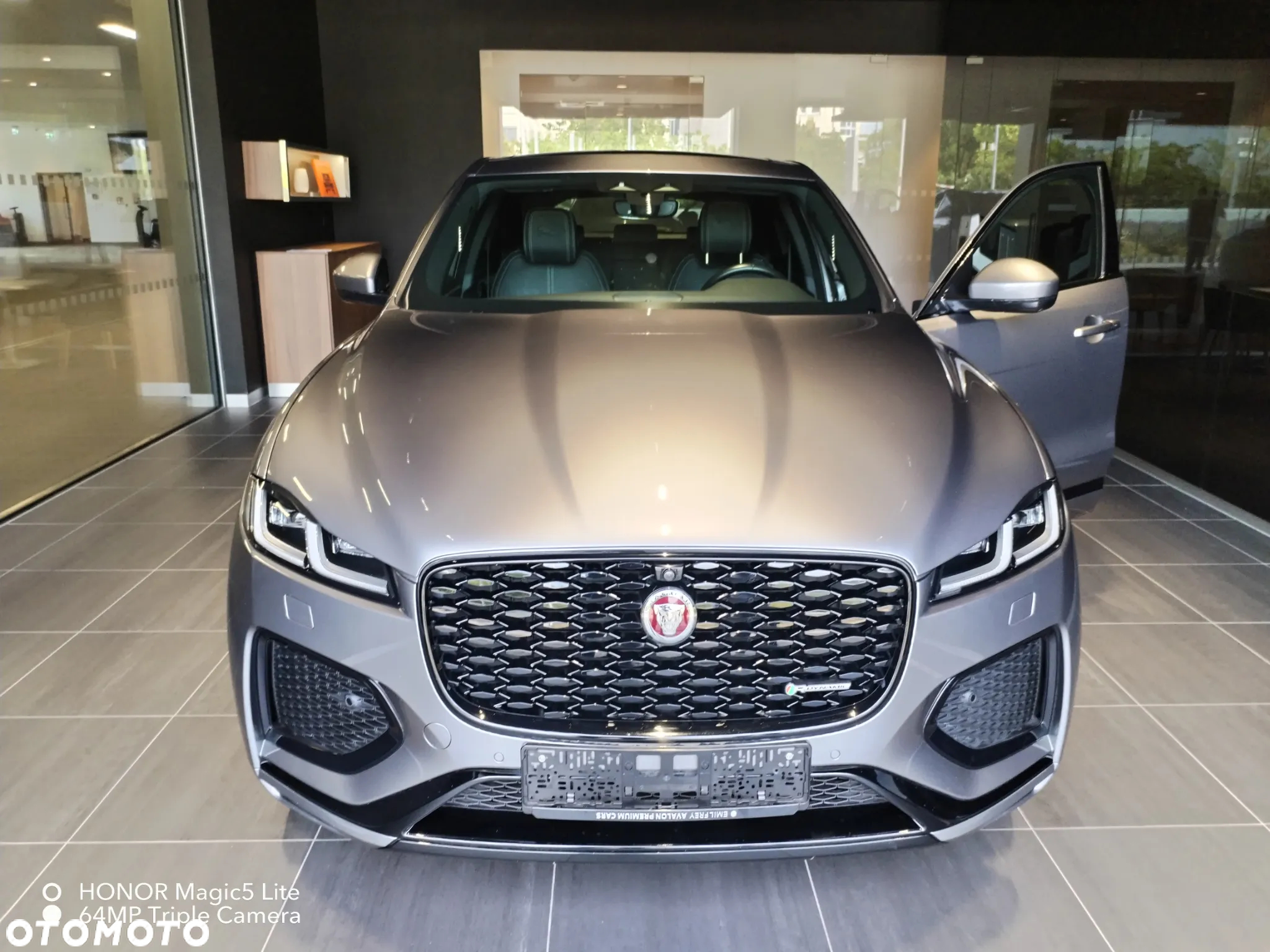 Jaguar F-Pace 2.0 P400e PHEV AWD R-Dynamic Black - 2
