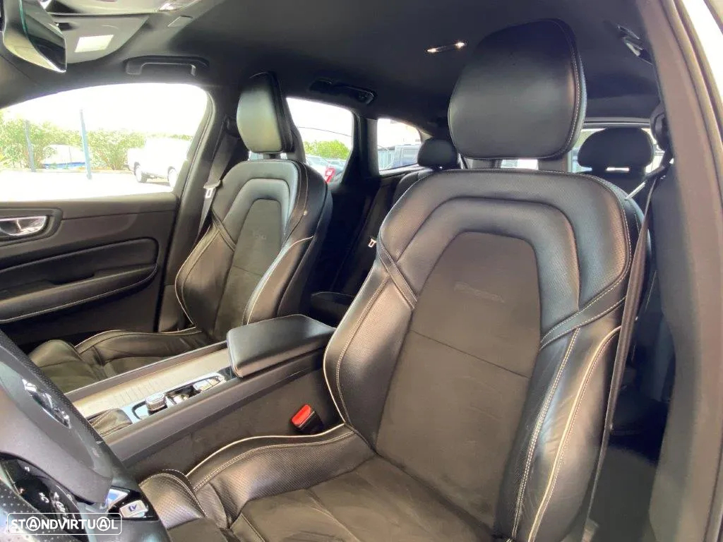 Volvo XC 60 2.0 D4 R-Design AWD Geartronic - 12