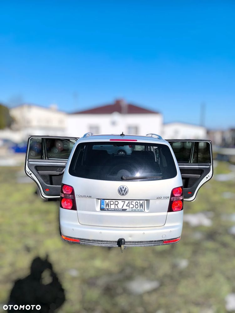 Volkswagen Touran 2.0 TDI DSG Highline - 23