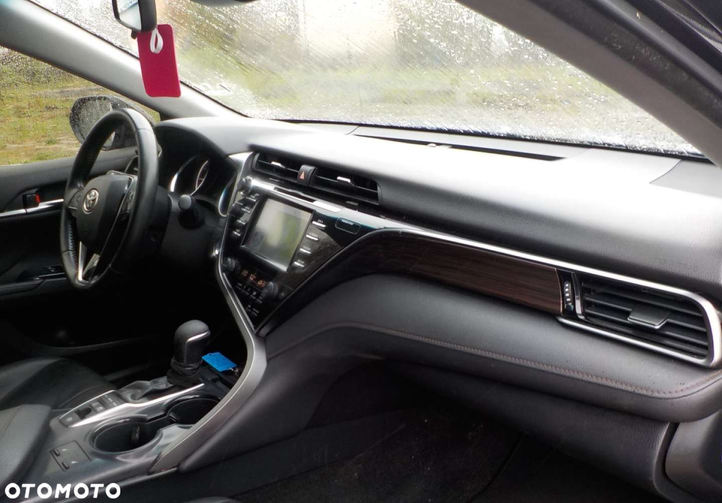 Toyota Camry - 16