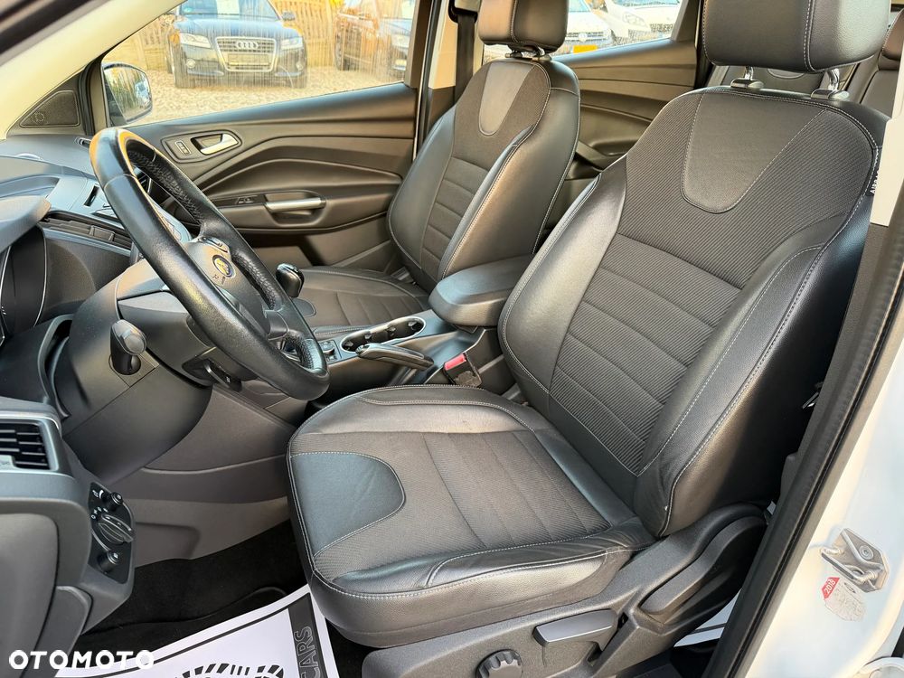 Ford Kuga 1.6 EcoBoost 2x4 Titanium - 18