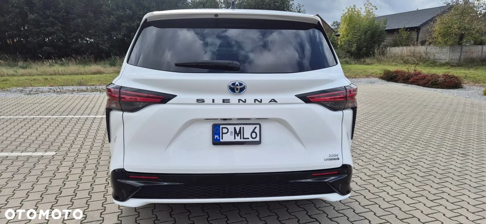 Toyota Sienna - 6