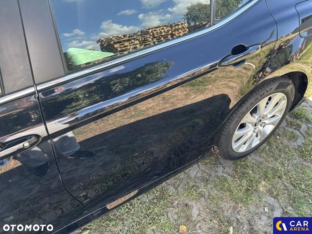 Toyota Camry - 34