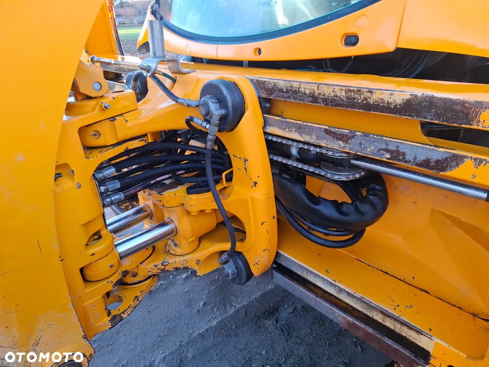 JCB 4CX - 12