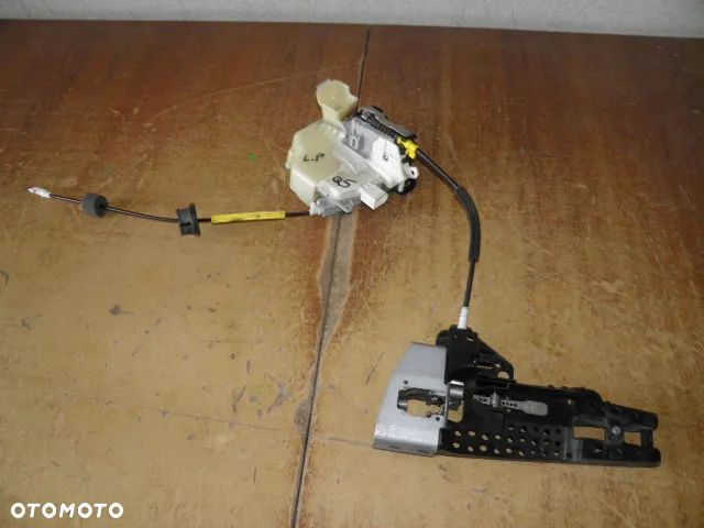 ZAMEK DRZWI AUDI A4 A5 Q5 LEWY PRZÓD 8J1837015C 7-pin - 2