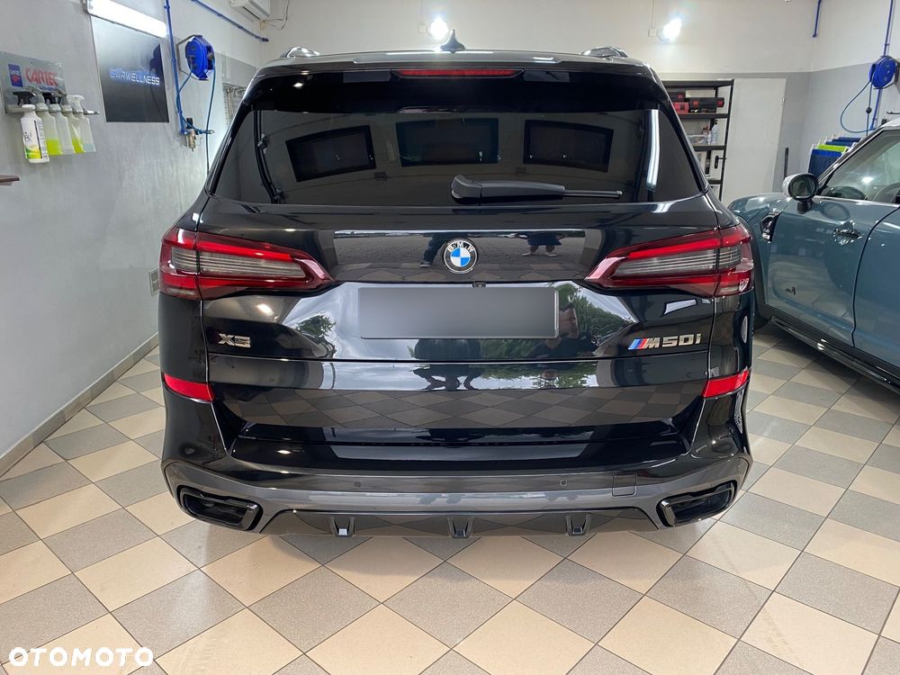 BMW X5 M M50i - 27