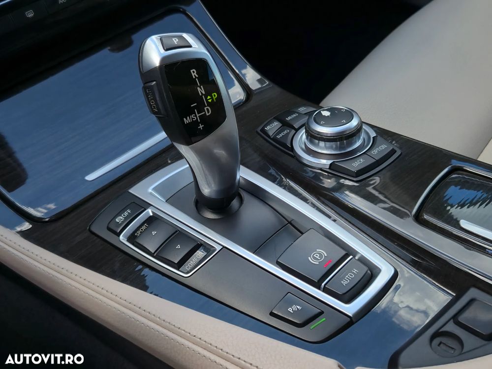BMW Seria 5 520d Touring Aut. Luxury Line - 24