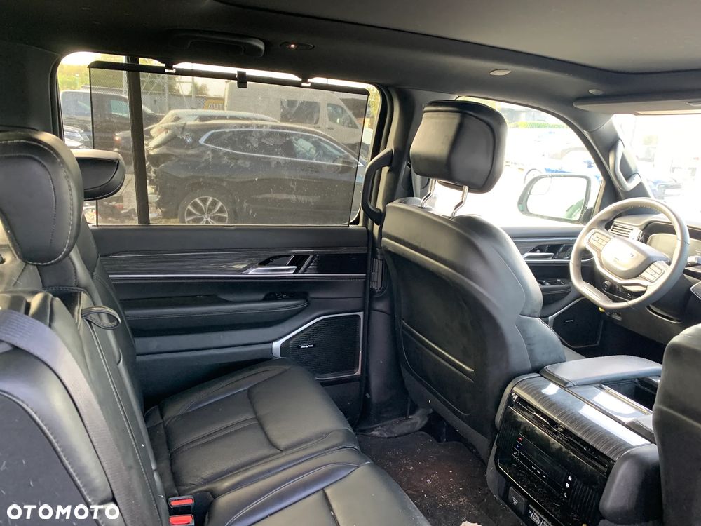 Jeep Wagoneer - 21