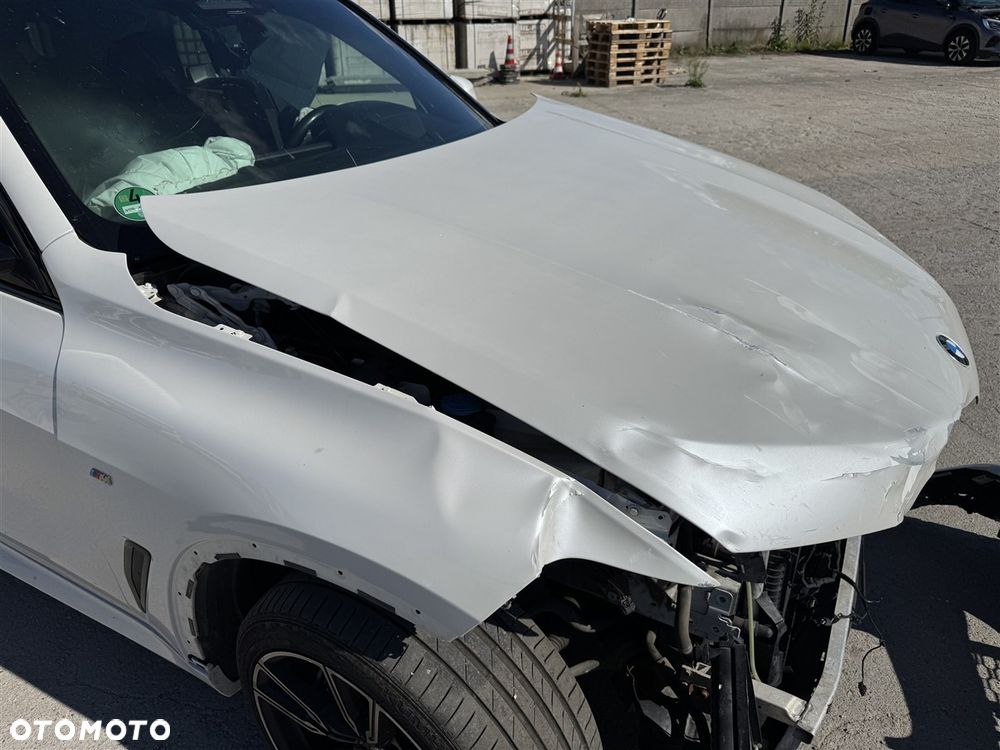 BMW X5 M50i - 11