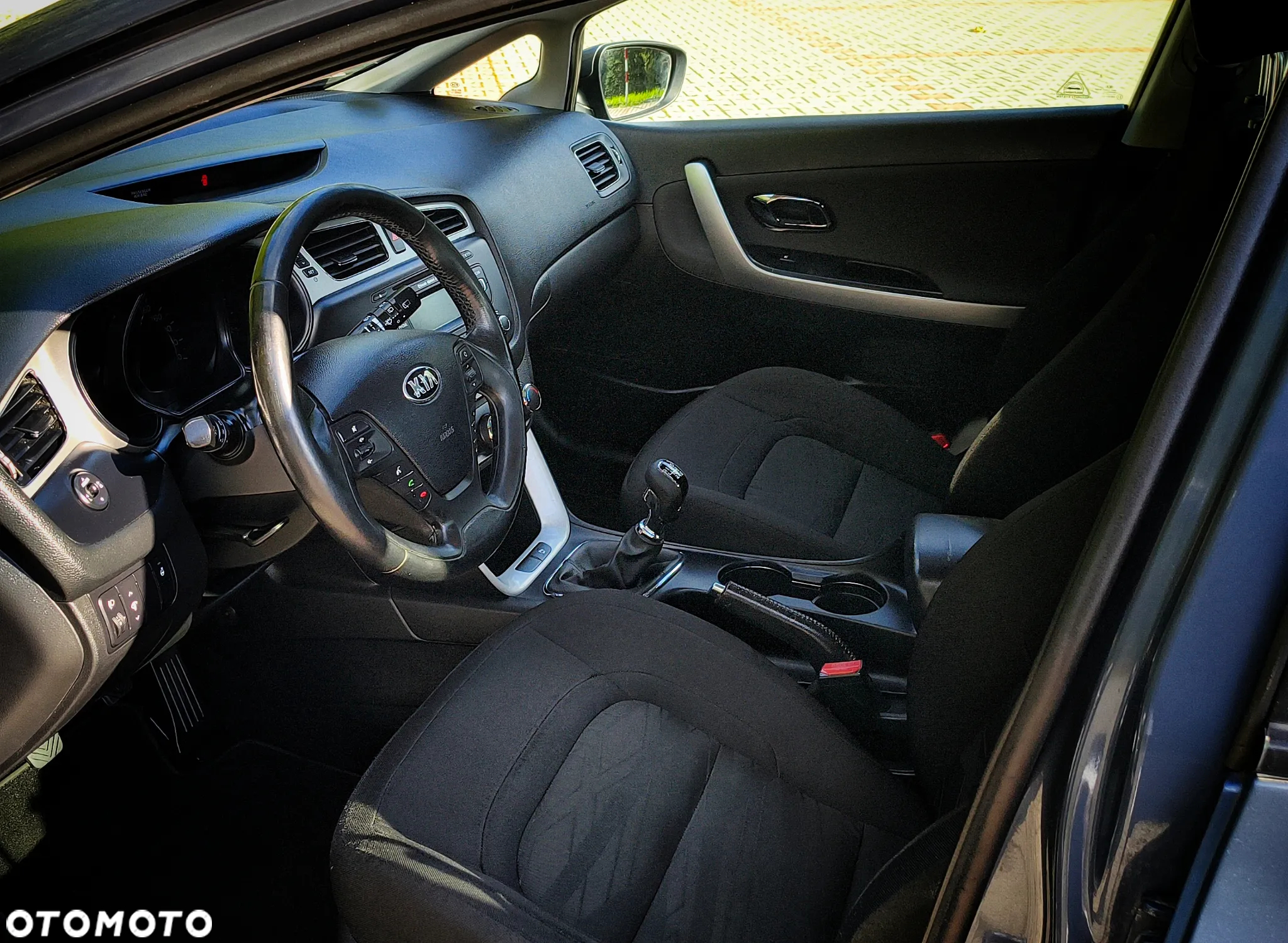 Kia Ceed - 16